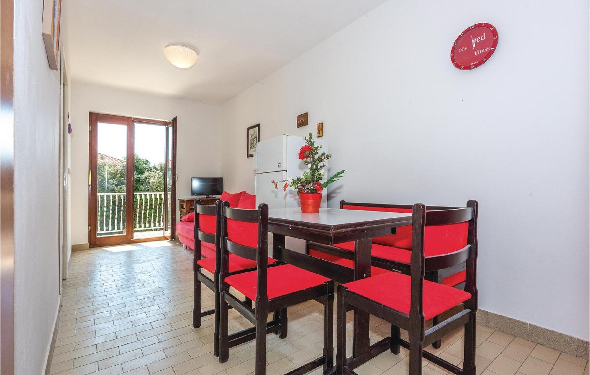 2 Bedroom Amazing Apartment In Rogoznica Exteriér fotografie